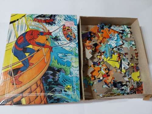 1988 Complete AMAZING SPIDERMAN 100 Piece Puzzle Vintage Figures