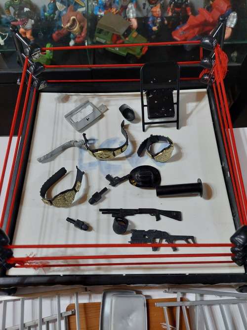 WWE 2005 WWE WRING WITH WEAPONS AND ACCESSORIES Wrestling Figure Jakks Pacific