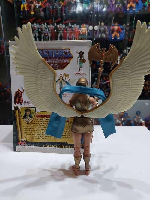 MOTUC Complete QUEEN GRAYSKULL Masters Of The Universe Classics Figure He-Man