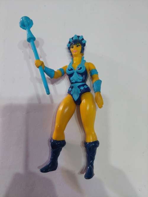 1982 Complete Evil-Lyn of He-Man-Masters of the Universe 50 (MOTU) Vintage Figure