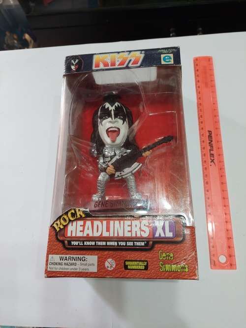1999 MOC ROCK HEADLINERS XL KISS `GENE SIMMONS` `