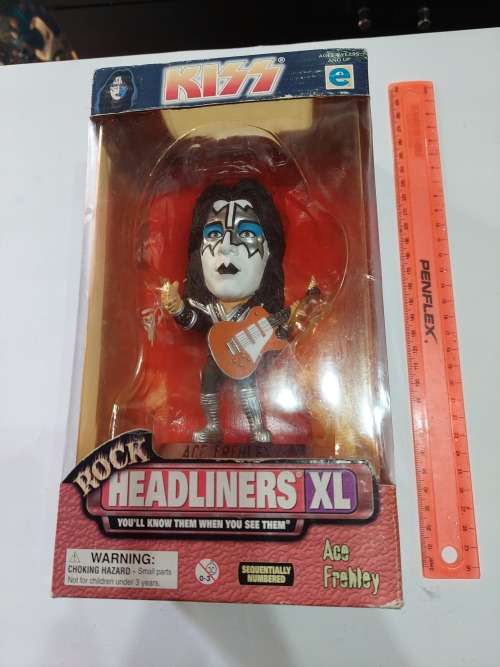 1999 MOC ROCK HEADLINERS XL KISS `ACE FREHLEY` `