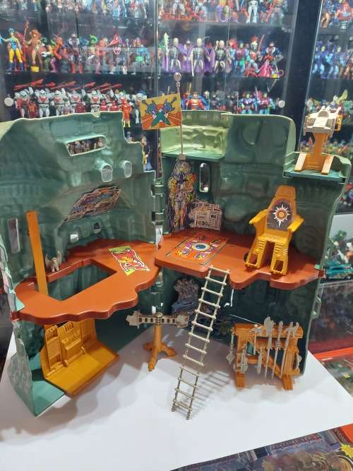 1981 Castle Grayskull of He-Man-Masters of the Universe 45 (MOTU) Vintage