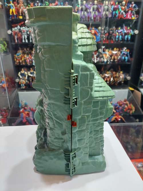 1981 Castle Grayskull of He-Man-Masters of the Universe 45 (MOTU) Vintage