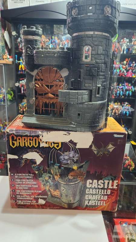 1995 KENNER GARGOYLES CASTLE WITH BOX Vintage Figure