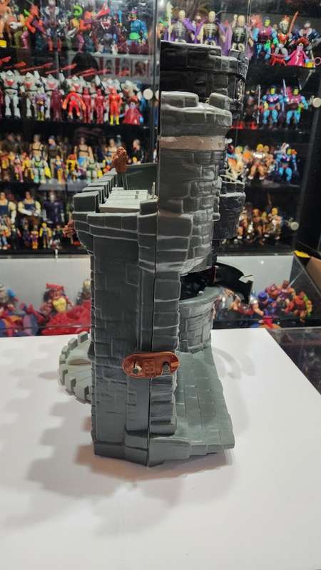 1995 KENNER GARGOYLES CASTLE WITH BOX Vintage Figure