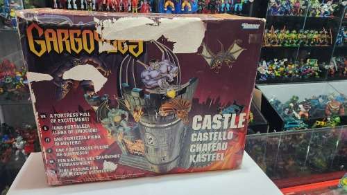 1995 KENNER GARGOYLES CASTLE WITH BOX Vintage Figure