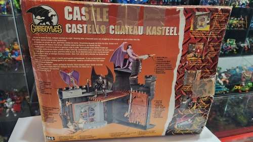 1995 KENNER GARGOYLES CASTLE WITH BOX Vintage Figure