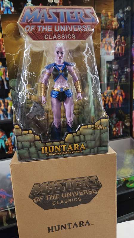 MOTUC HUNTARA (MOC) Masters Of The Universe Classics Figure He-Man
