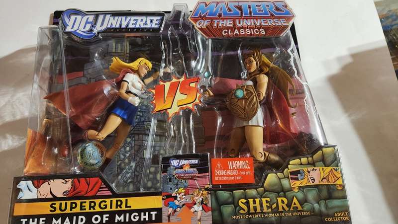 MOTUC 2 Pack SUPERGIRL VS SHE-RA (MOC) Masters Of The Universe Classics Figure He-Man