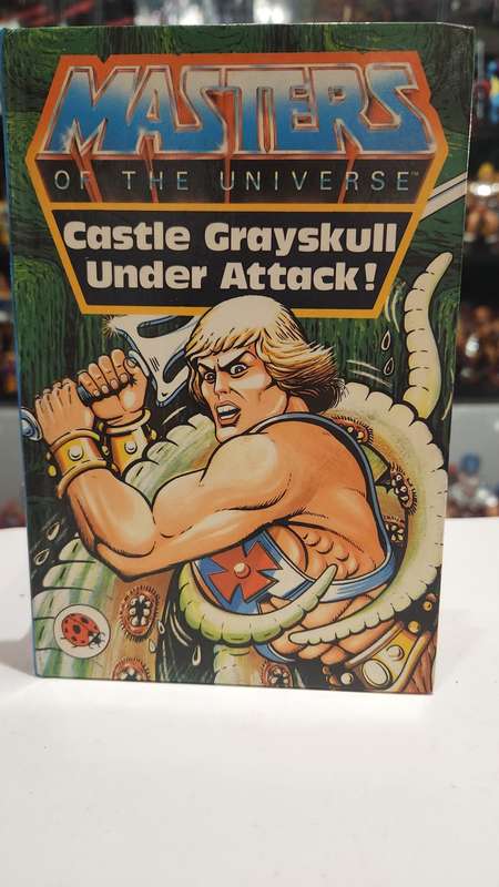 1983 Ladybird BOOK ` CASTLE GRAYSKULL UNDER` of He-man-Masters of the Universe (MOTU) Vintage Figure