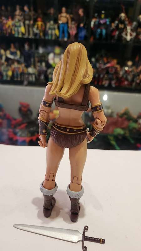 MOTUC Complete Battleground Teela  Masters Of The Universe Classics Figure He-Man