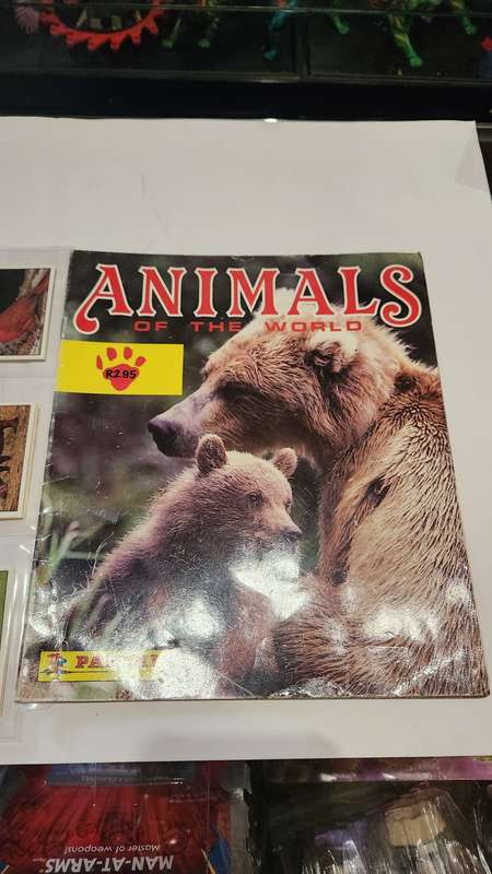1990 Complete ANIMALS OF THE WORLD Panini Sticker Album (UNUSED STICKERS)