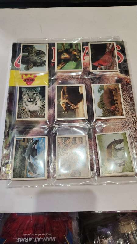 1990 Complete ANIMALS OF THE WORLD Panini Sticker Album (UNUSED STICKERS)