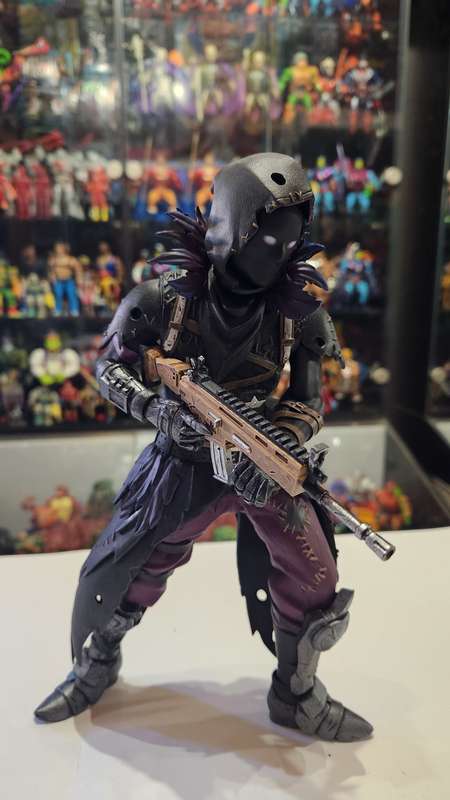 Mcfarlane Deluxe Raven Fortnite Figure