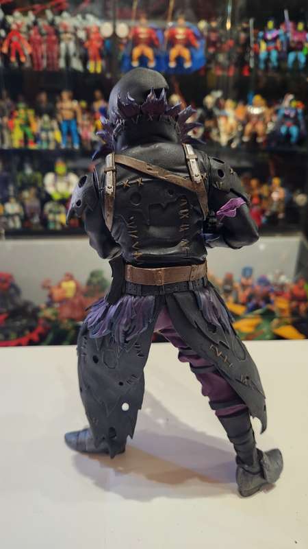 Mcfarlane Deluxe Raven Fortnite Figure