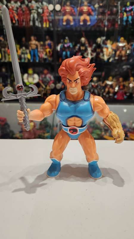Thundercats Savage World Lion-o Figure