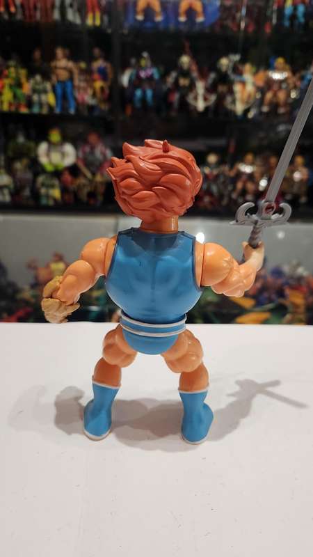 Thundercats Savage World Lion-o Figure