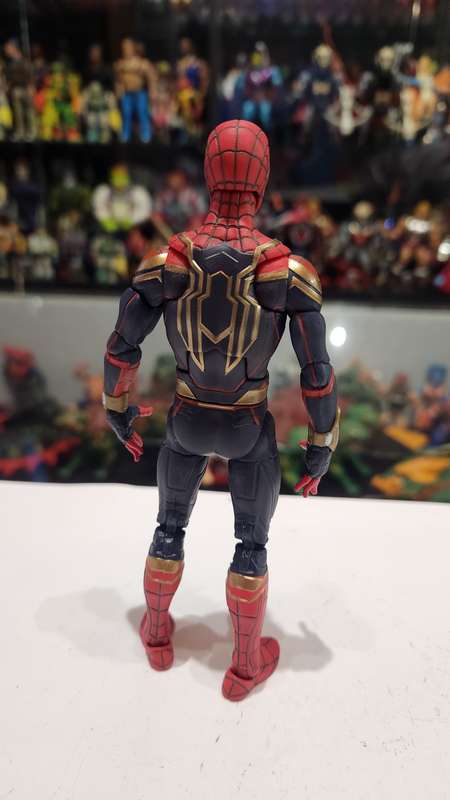 Marvel Legends Scale Spider-Man Intergrated Suit Action Figure