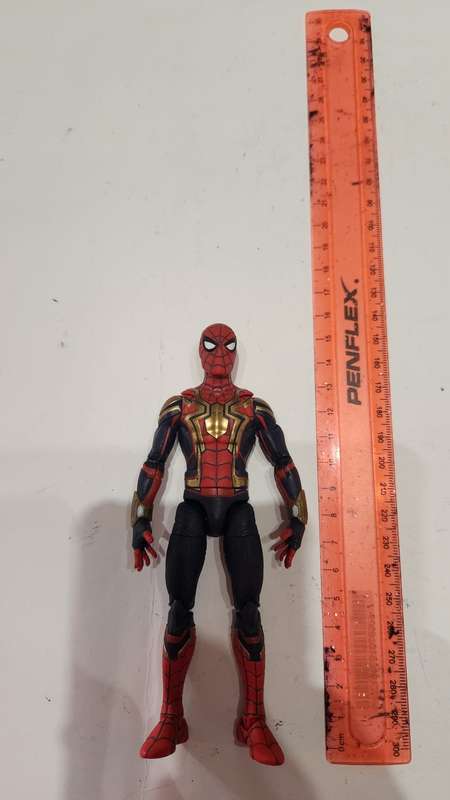 Marvel Legends Scale Spider-Man Intergrated Suit Action Figure