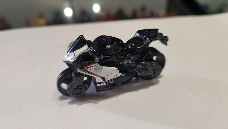 2017 HotWheels Moto Ducati