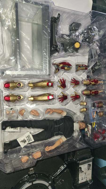 Boxed Hot Toys Iron Man 3 Tony Stark Action Figure