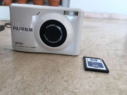 Fujifilm FinePix C25 12MP Point and Shoot Camera (White) with 3x Optical Zoom With 4G card