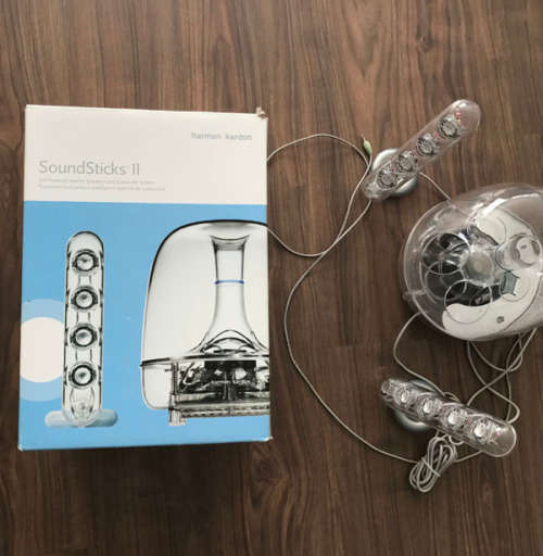 Harman Kardon SoundSticks II 2.1  Plug and Play Multimedia Speaker System