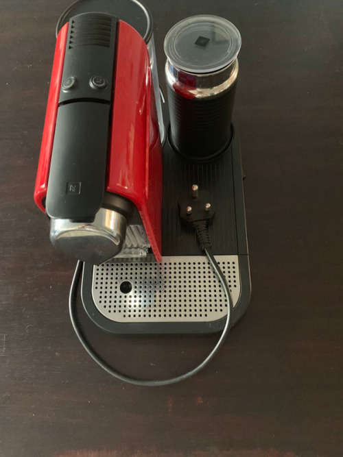 Nespresso Citiz C120 Espresso Maker with Aeroccino Milk Frother - Red Used