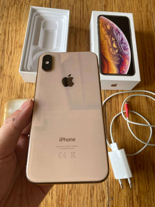 Apple Iphone Xs Gold 64g - With Box and Cover Charger Cable