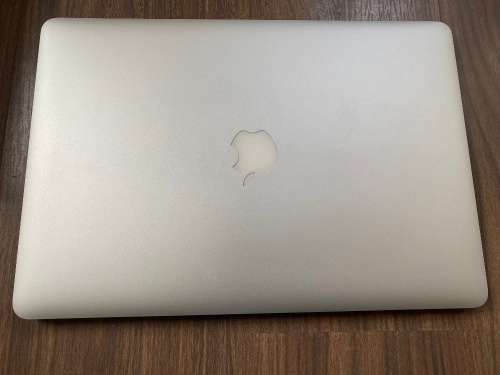 Apple Macbook Pro 15incl Notebook with Retina Display i7 cup 2.2g , 16gb Ram, 256G SSD