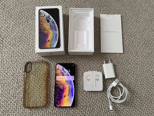 Apple iPhone XS 64GB Silver / White With Survivor Cover/ Brand new earphone