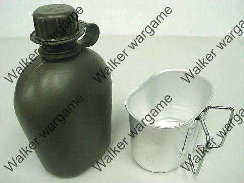 1Qt Canteen Water Bottle w/Pouch and Cup - US Marine Marpat Digital Woodland