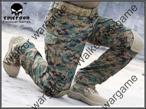 Combat Pants Build In Knee Pads - Digital Woodland Size M