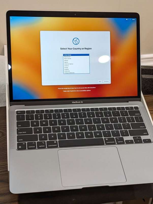 Apple 2020 MacBook Air M1 8C CPU 7C GPU 8GB RAM 256GB SSD Storage