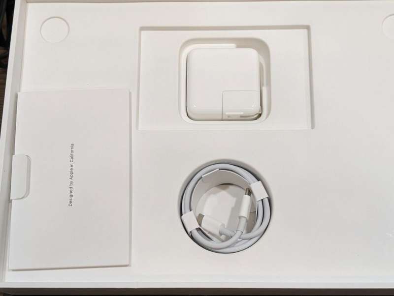 Apple 2020 MacBook Air M1 8C CPU 7C GPU 8GB RAM 256GB SSD Storage