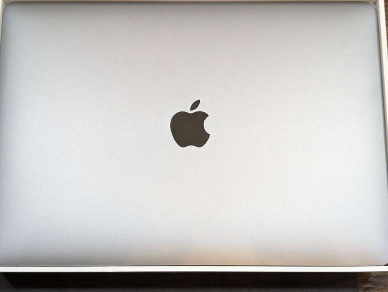 Apple 2020 MacBook Air M1 8C CPU 7C GPU 8GB RAM 256GB SSD Storage