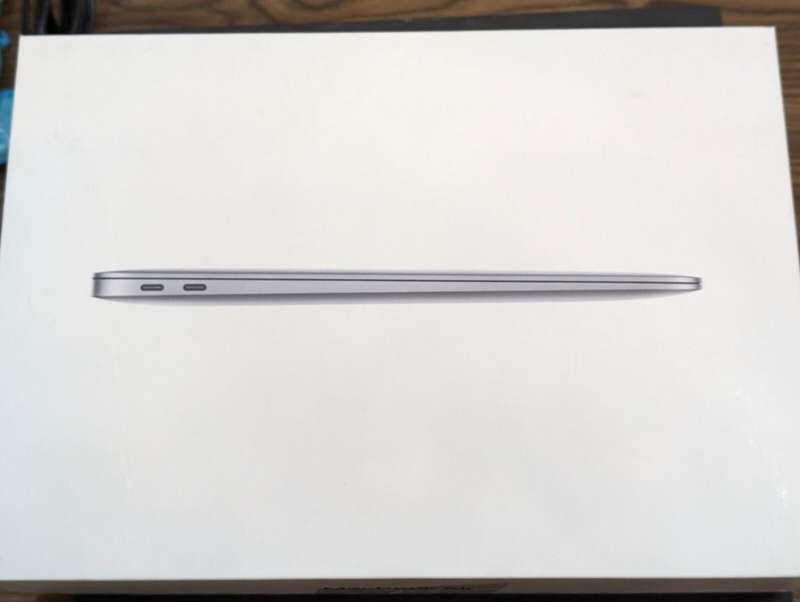 Apple 2020 MacBook Air M1 8C CPU 7C GPU 8GB RAM 256GB SSD Storage