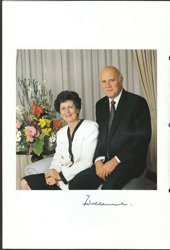 RSA 1989 HAND SIGNED STATE PRESIDENT FW DE KLERK VIP INAUGURATION PROGRAM. ALL PAGES SCANNED