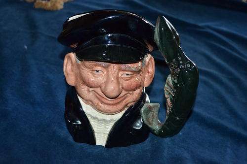 ROYAL DOULTON LARGE CHARACTER JUG LOBSTER MAN