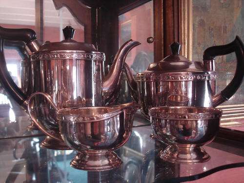 VINERS OF SHEFFIELD 4 PIECE SILVER PLATE TEA SET