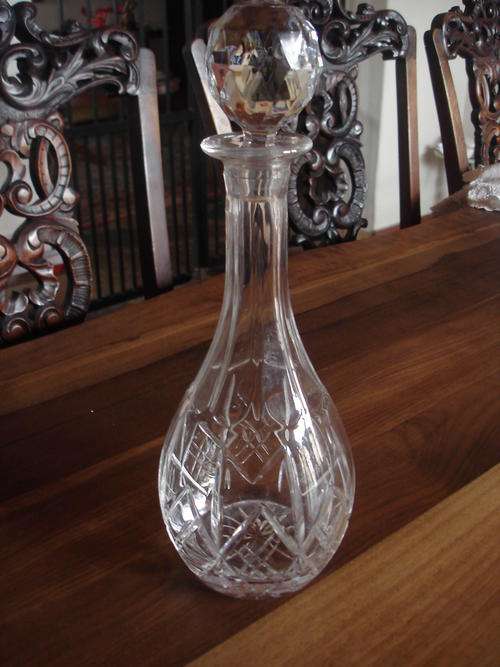 PRETTY CRYSTAL SHERRY DECANTER