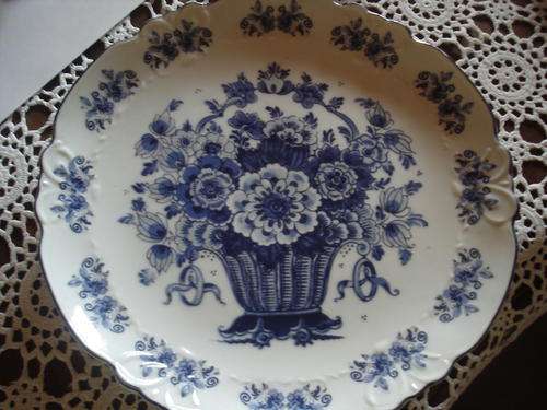 PRETTY DELFT LTD EDITION PLATE
