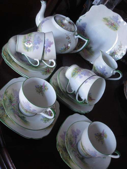 PRETTY ART DECO BELL CHINA TEA SET MEADOWLAND