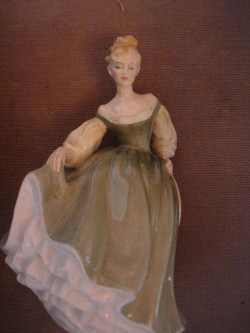 ROYAL DOULTON FIGURINE MY FAIR LADY