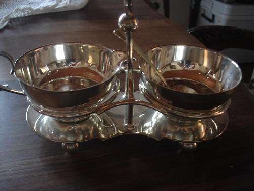 SILVER PLATED CREAMER AND SGAR BOWL ON STAND NICE WEIGHT