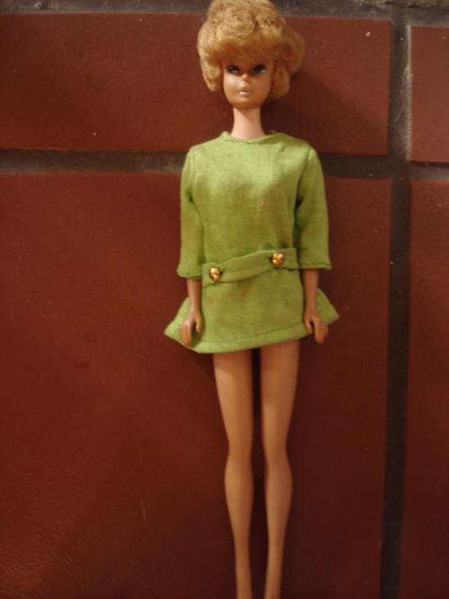 VINTAGE 1963 BLONDE BUBBLE CUT BARBIE DOLL