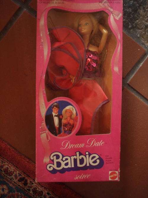 GORGEOUS DREAM DATE BARBIE DOLL 1982 IN ORIGINAL BOX