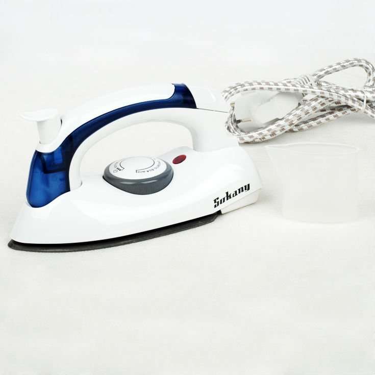 Steel Plate 700W Travel Iron - Only 13cm when closed!