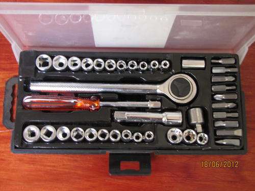 Autotec 40 Piece Metric & SAE Tool set